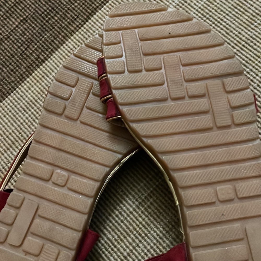 SANDALS/DRESS Shoes - Picture 3 of 3